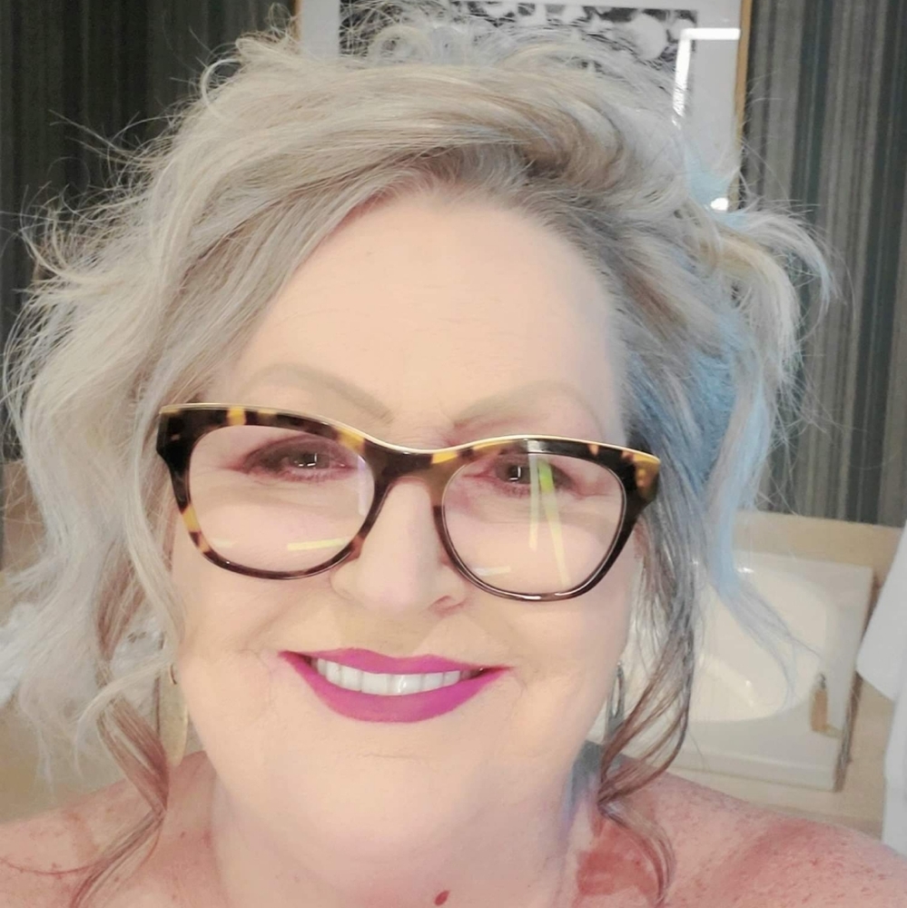 Meet your Posher, Linda